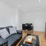 Bermondsey London 3 People Apartment Peaceful